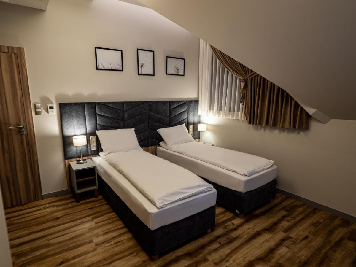 Villa & Gospoda Krakowska Kobiernice Extérieur photo